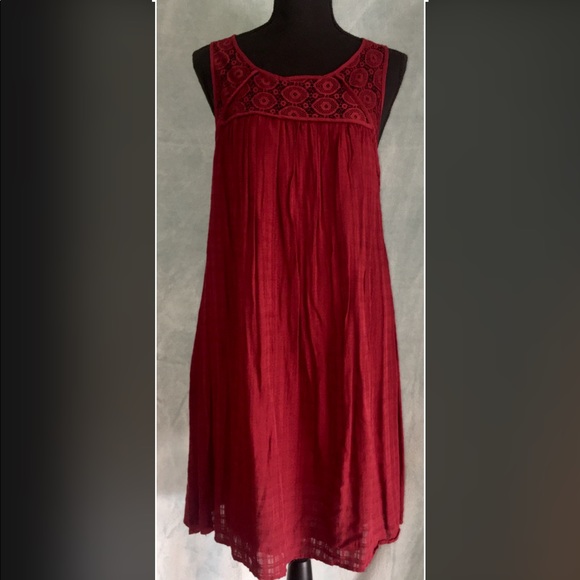 Liz Lange for Target Dresses & Skirts - 🎉HP🎉 Liz Lange Burgundy Maternity Dress